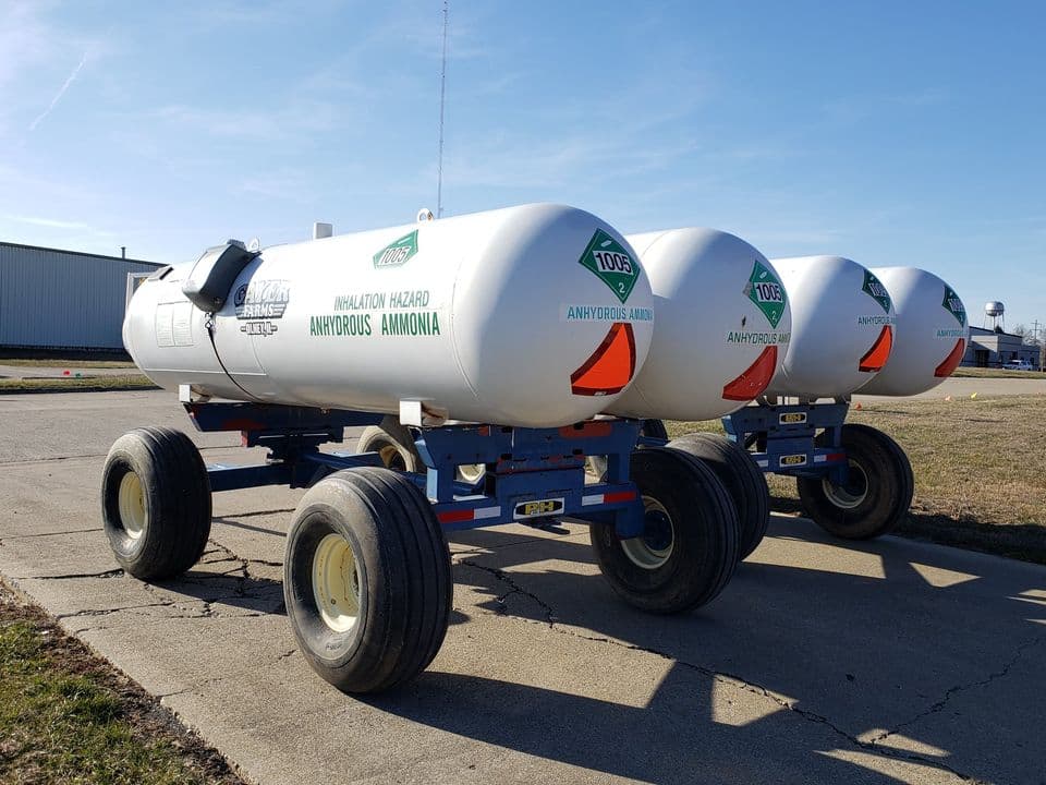 Twin 1000 Gallon Nh3 Tanks