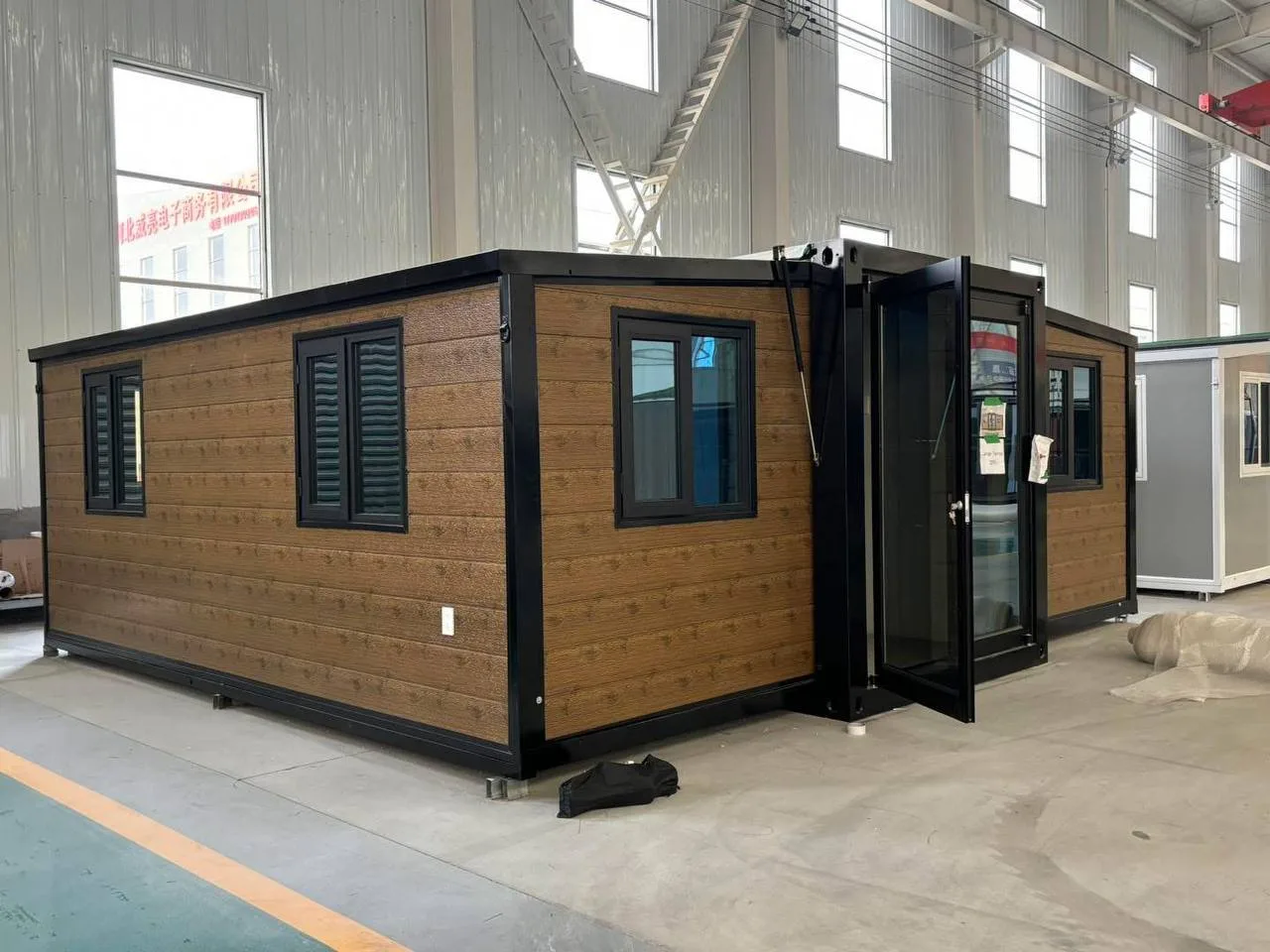 Woodgrain cabin, folding glass doors